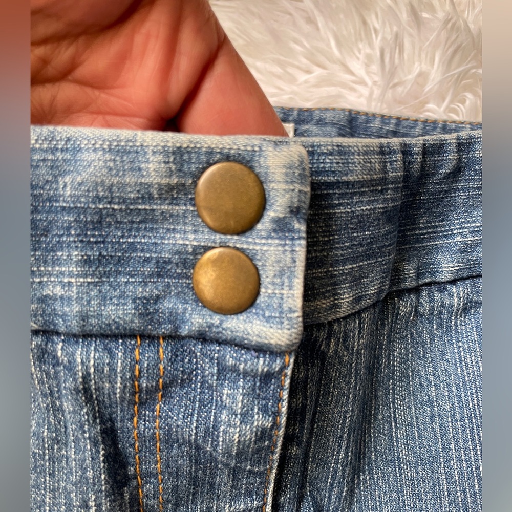 LOFT Denim Mini Skirt 💙 - Picture 5 of 10